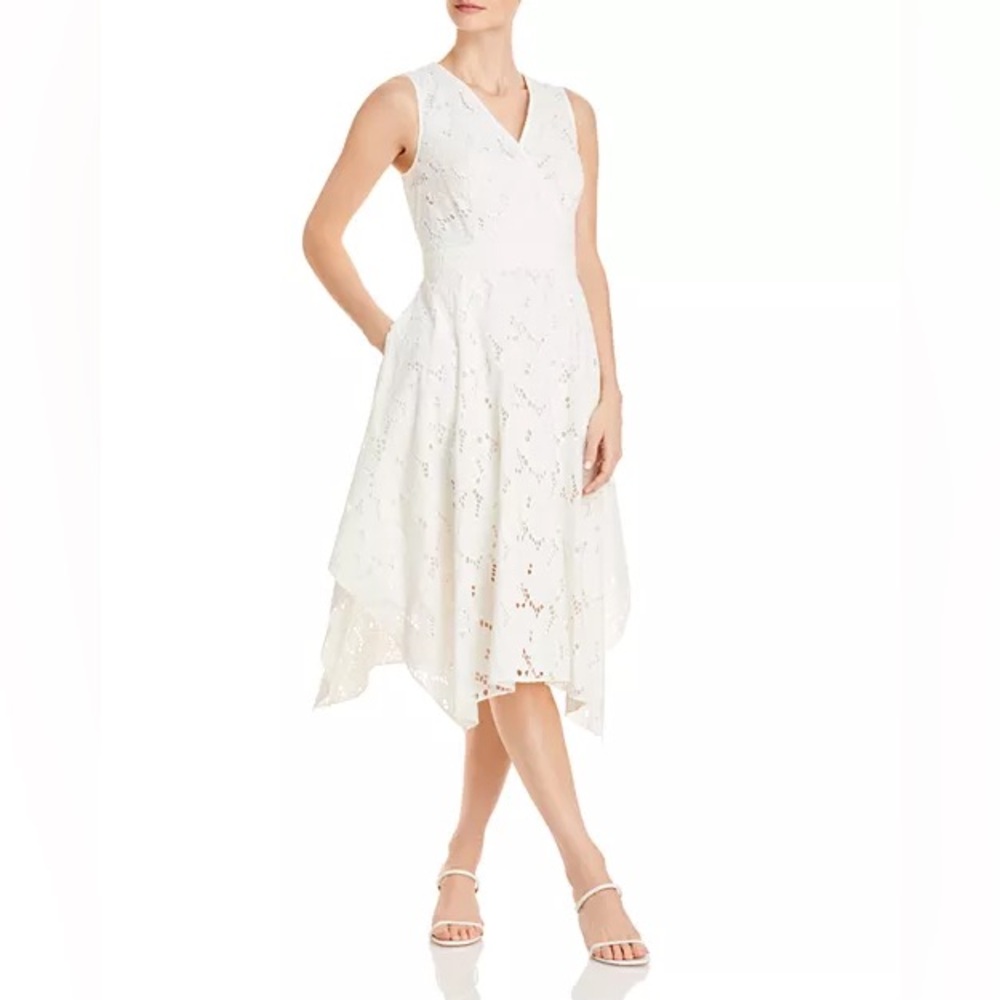 Elegant White Sleeveless Dress